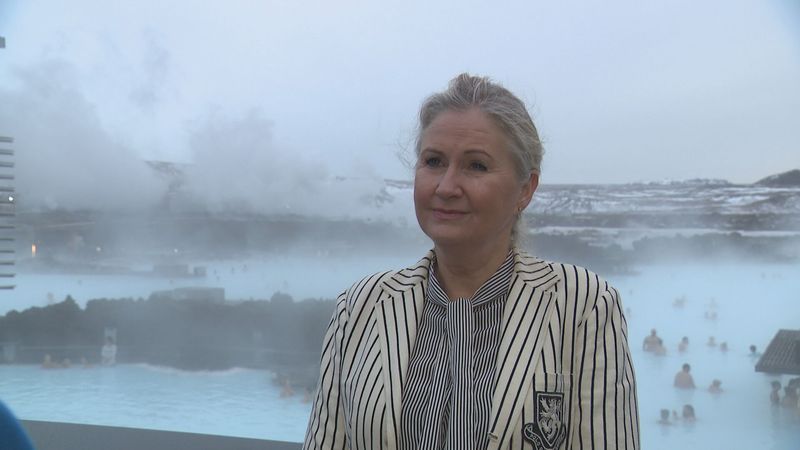 Blaue Lagune.  Schlussbeitrag Grindavíkurveðir.  Parkplatz der Blauen Lagune.  Helga Árnadóttir Inc.  Verkauf, Betrieb und Service der Blauen Lagune